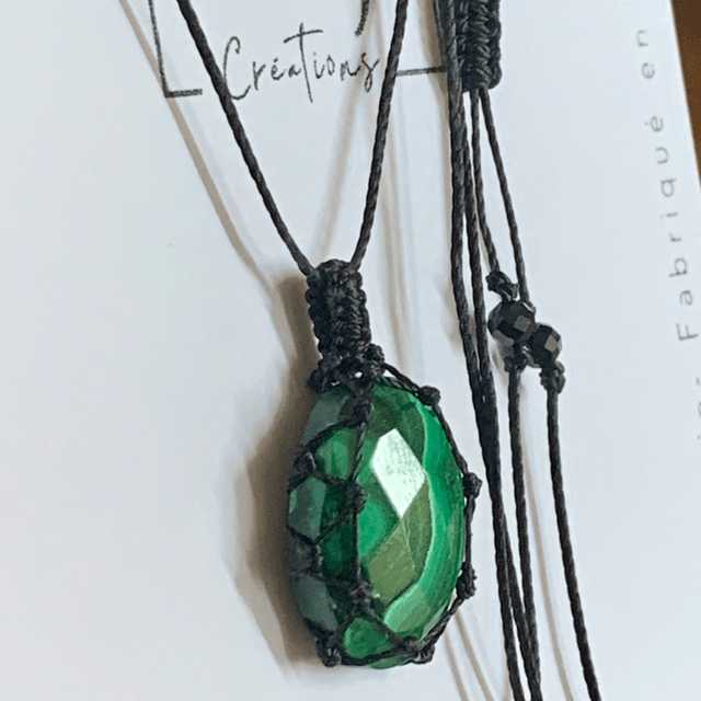 Collier, Malachite naturelle, micro-macramé