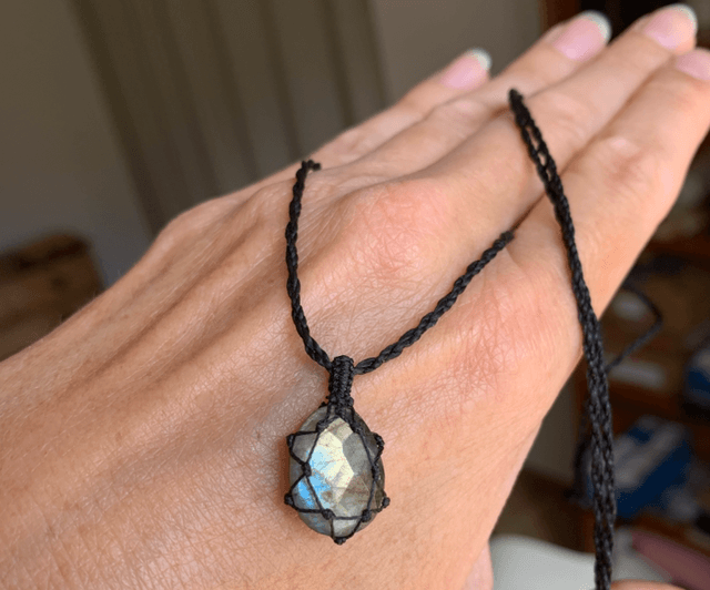 Collier, Labradorite naturelle, micro-macramé